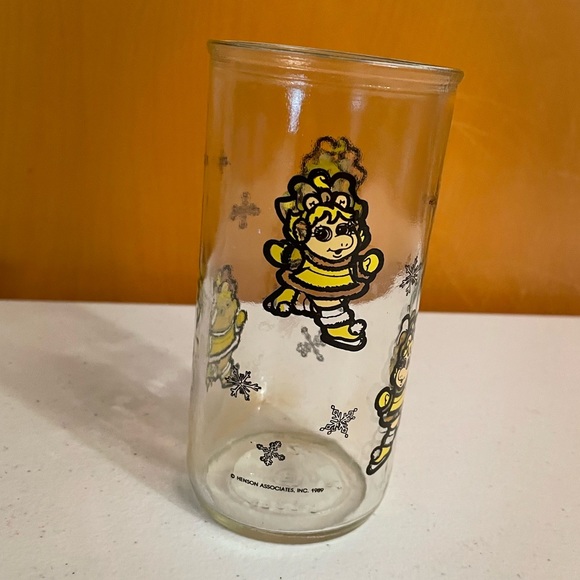 Vintage 80s SnowFlake Christmas Miss Piggy Glass Cup Henson Associates - Picture 3 of 8